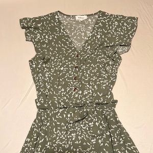 Maxi dress bow tie and button front great condition